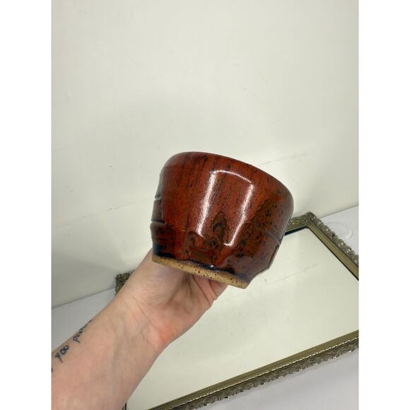 Signed Pottery mug, wide handle, brown, wheel thrown pottery, glazed, non-toxic - Picture 5 of 10
